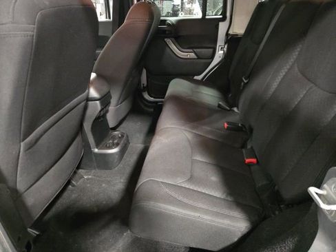 Used 2013 Jeep Wrangler Unlimited Sport image 13