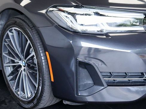 Used 2022 BMW 530i xDrive w/ Premium Package image 10