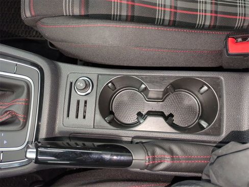 Used 2021 Volkswagen GTI SE image 28