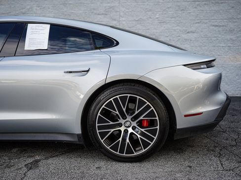 Used 2021 Porsche Taycan 4S w/ Premium Package image 12