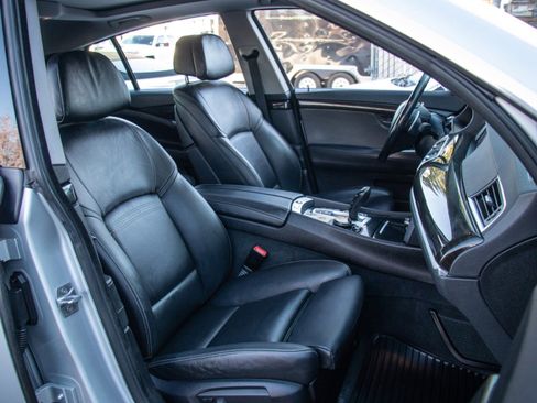 Used 2017 BMW 550i Gran Turismo xDrive image 19