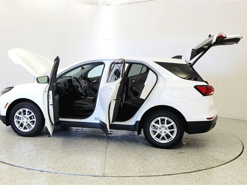 Used 2024 Chevrolet Equinox LT FWD image 12