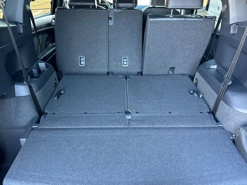 Used 2022 Volkswagen Tiguan SE R-Line image 16