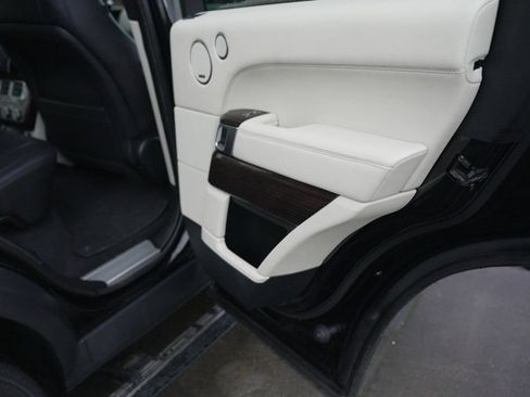Used 2015 Land Rover Range Rover Supercharged AWD/4WD image 31