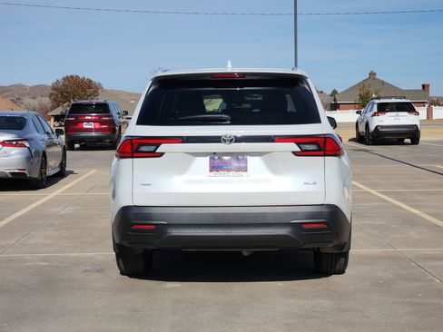 Used 2025 Toyota Grand Highlander AWD image 8