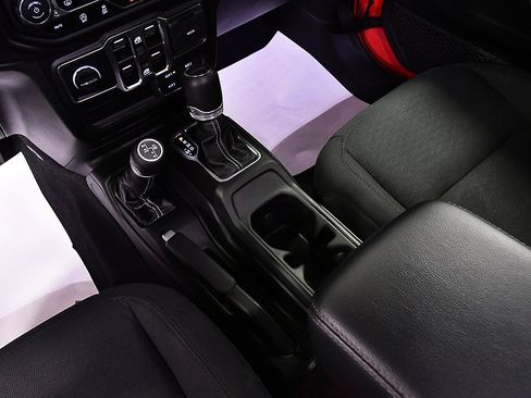 Used 2022 Jeep Wrangler Unlimited Sahara w/ Dual Top Group image 20