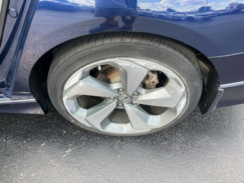 Used 2018 Honda Accord Touring image 48