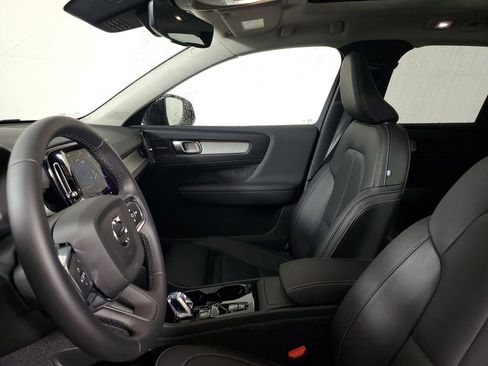 Used 2026 Volvo XC40 B5 Ultra w/ Protection Package Premier image 24