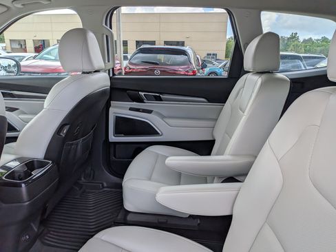 Used 2021 Kia Telluride S FWD image 15