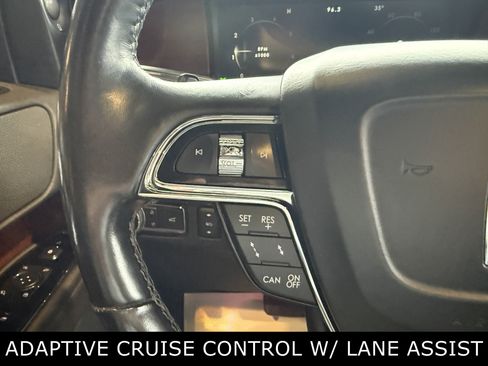 Used 2021 Lincoln Navigator Reserve image 12