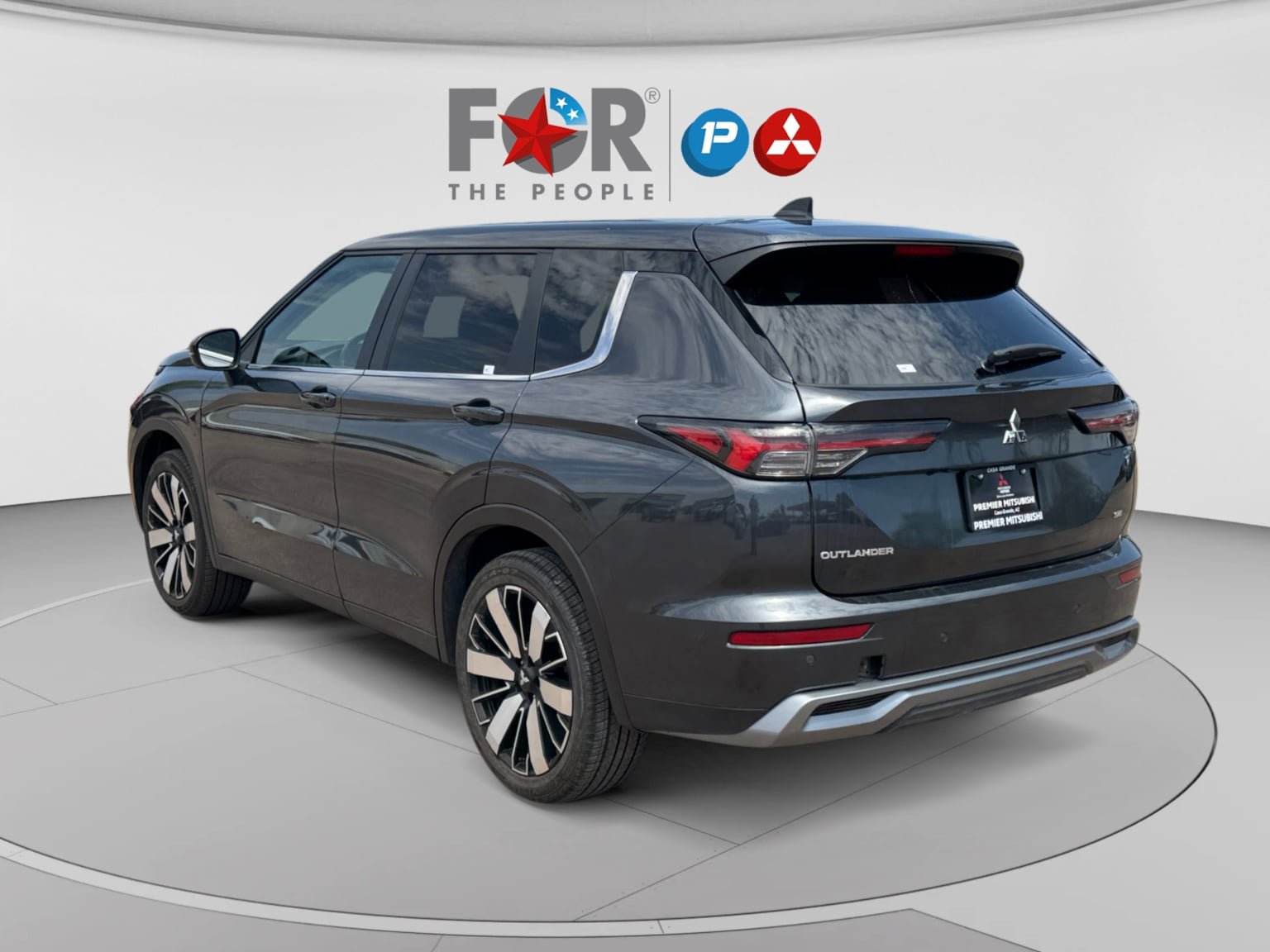 Used 2025 Mitsubishi Outlander SE AWD/4WD image 3