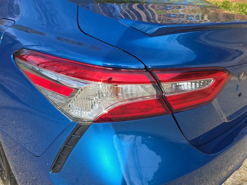 Used 2020 Toyota Camry SE image 33