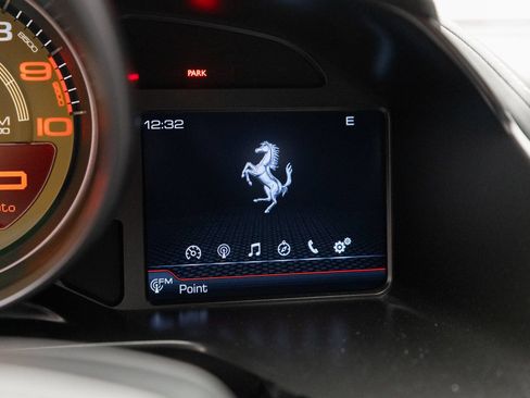 Used 2020 Ferrari 812 Superfast RWD image 23