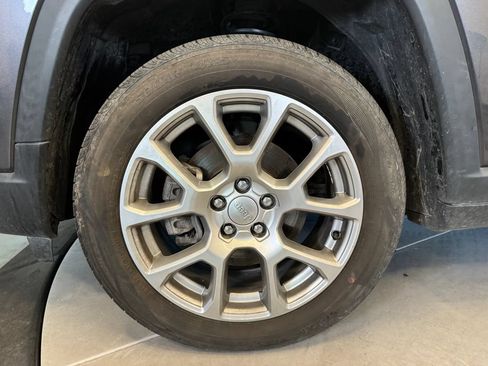 Used 2022 Jeep Compass Latitude AWD/4WD image 24