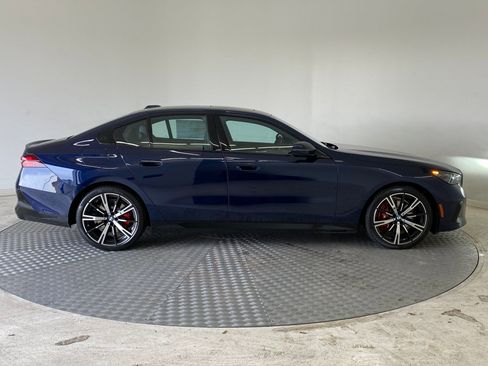 New 2026 BMW 540i xDrive 540i xDrive w/ M Sport Package image 8