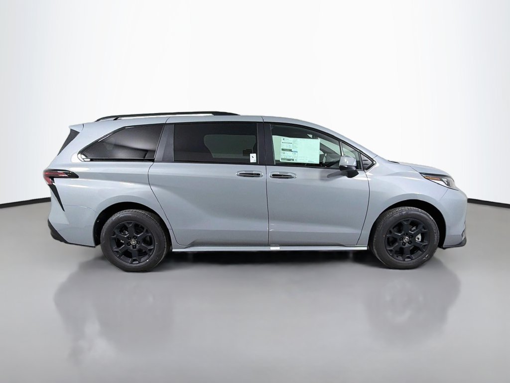 New 2026 Toyota Sienna XLE Woodland Edition AWD/4WD image 5