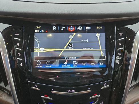 Used 2020 Cadillac Escalade Premium Luxury image 24