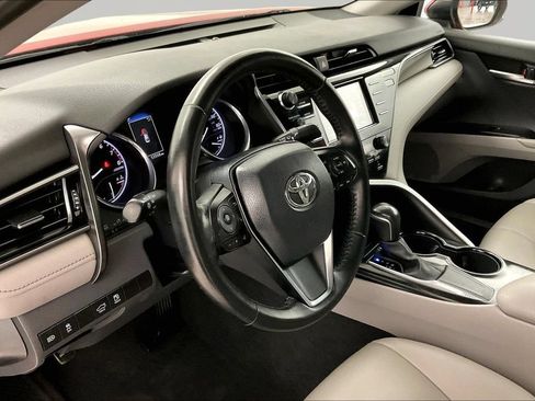 Used 2020 Toyota Camry SE FWD image 14