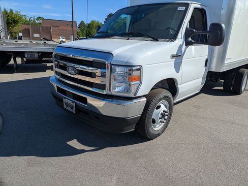 New 2027 Ford E-350 and Econoline 350 Super Duty w/ Power Equipment Group RWD image 9