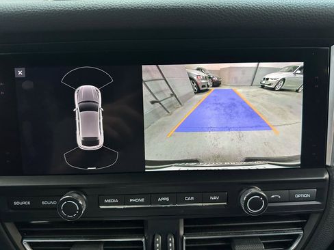 Used 2020 Porsche Macan image 20