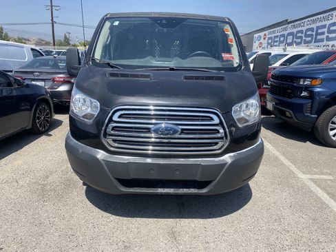 Used 2018 Ford Transit 250 130 Low Roof w/ Exterior Upgrade Package RWD image 3