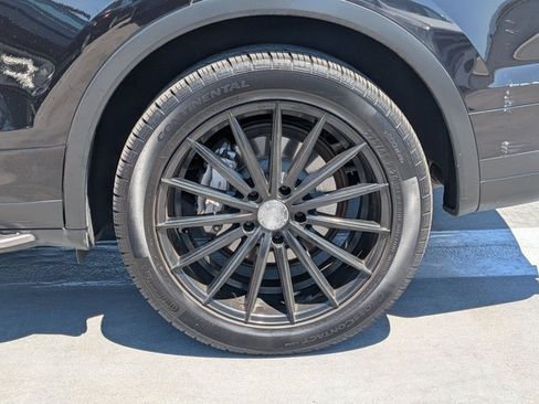 Used 2017 Porsche Cayenne S AWD/4WD image 22