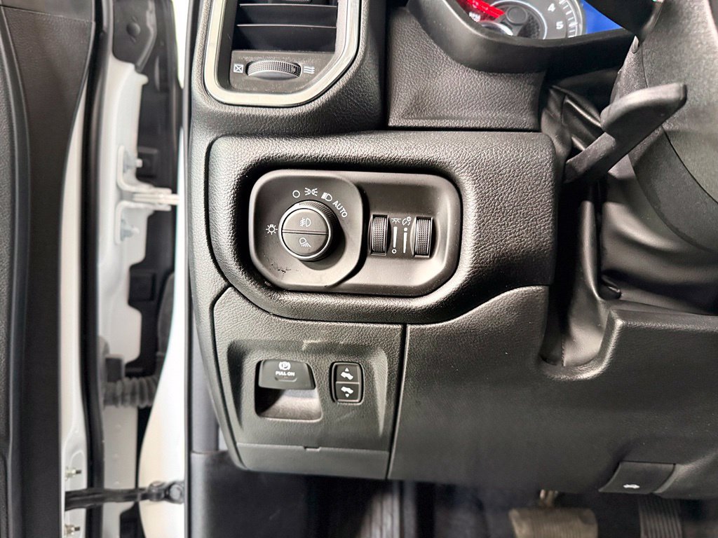 Used 2026 RAM 1500 Laramie AWD/4WD image 13