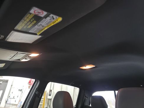 Used 2016 Toyota Tacoma TRD Sport w/ Towing Package image 33