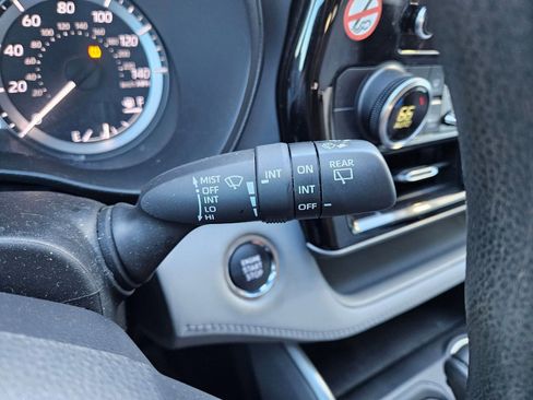 Used 2023 Toyota Highlander L image 45