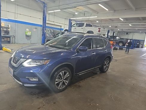 Used 2017 Nissan Rogue SL w/ SL Premium Package image 7