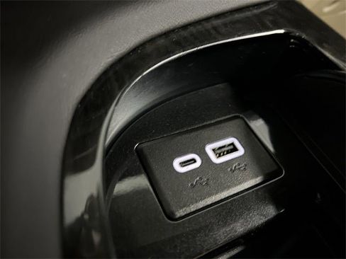 Certified 2024 Cadillac Escalade Premium Luxury image 72