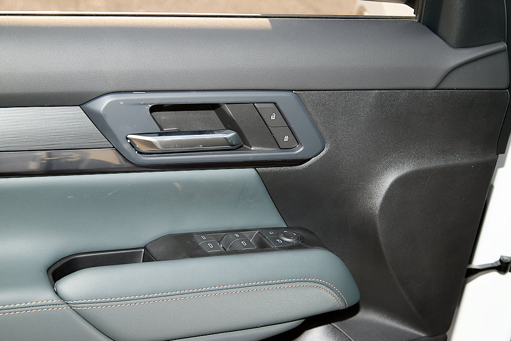 New 2027 GMC Terrain AT4 w/ Technology Package II AWD/4WD image 19