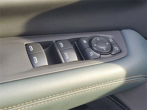 Certified 2025 GMC Yukon AT4 w/ AT4 Premium Package image 17