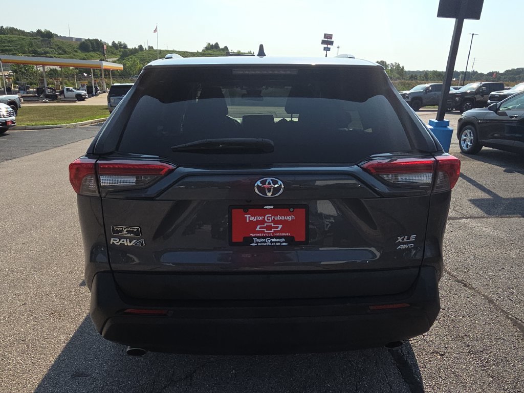 Used 2024 Toyota RAV4 XLE AWD/4WD image 7