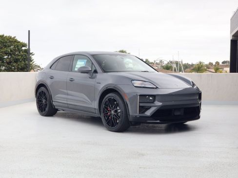 New 2026 Porsche Macan Turbo Electric AWD/4WD image 7