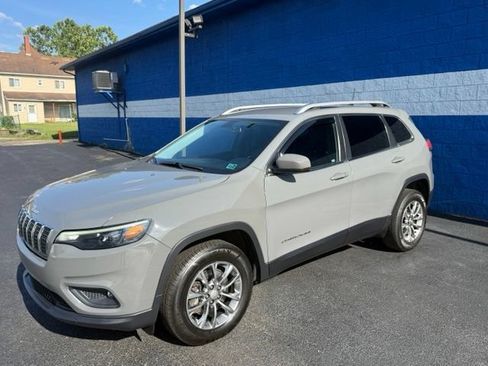 Used 2020 Jeep Cherokee Latitude Plus w/ Cold Weather Group AWD/4WD image 5