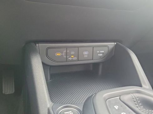 New 2025 Kia K4 LX image 21