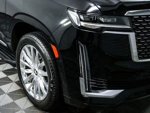 Used 2021 Cadillac Escalade Premium Luxury AWD/4WD image 40