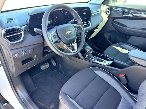 Used 2026 Chevrolet TrailBlazer LT w/ Convenience Package image 11