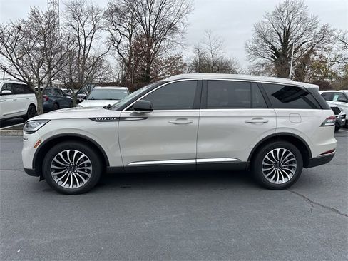 Certified 2022 Lincoln Aviator AWD w/ Premium Package image 8