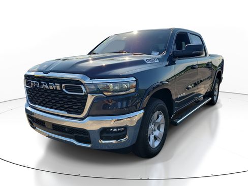 Used 2025 RAM 1500 Big Horn AWD/4WD image 3