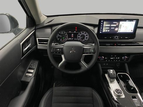 New 2026 Mitsubishi Outlander AWD image 13