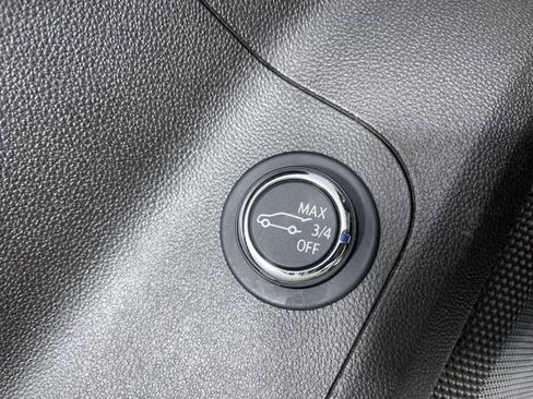 Used 2021 GMC Acadia SLT image 26