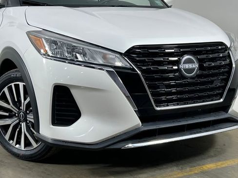 Used 2022 Nissan Kicks SV image 40