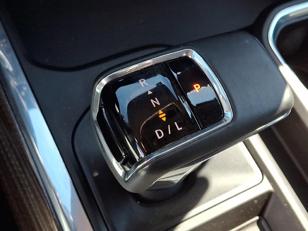 Used 2023 Chevrolet Silverado 1500 RST w/ Convenience Package II AWD/4WD image 15