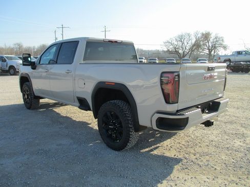 New 2026 GMC Sierra 2500 AT4 image 8