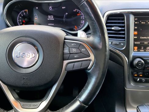 Used 2017 Jeep Grand Cherokee Altitude AWD/4WD image 25