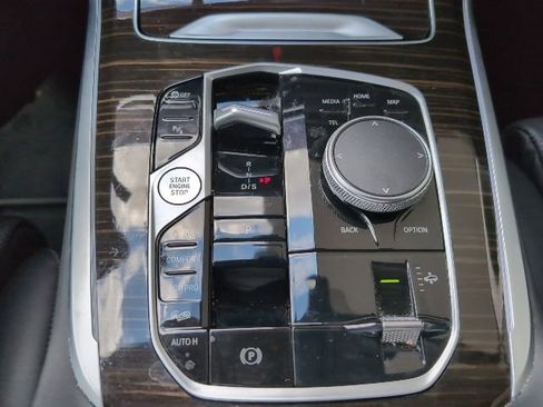 Used 2024 BMW X7 xDrive40i AWD/4WD image 17