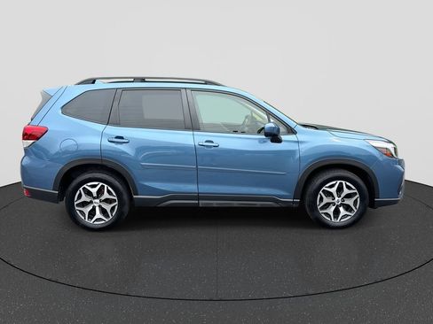 Used 2021 Subaru Forester Premium AWD/4WD image 9