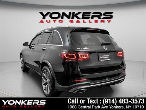 Used 2022 Mercedes-Benz GLC 300 GLC 300 4MATIC SUV image 2